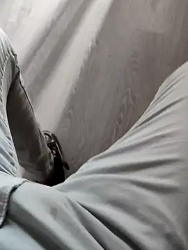 emremodel online show from April 2, 2026, 10:00 am