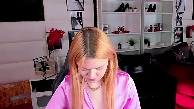 Snapshot of AdeleCartier chatting on February 26, 2025, 5:46 am AdeleCartier online show from February 26, 2025, 5:46 am