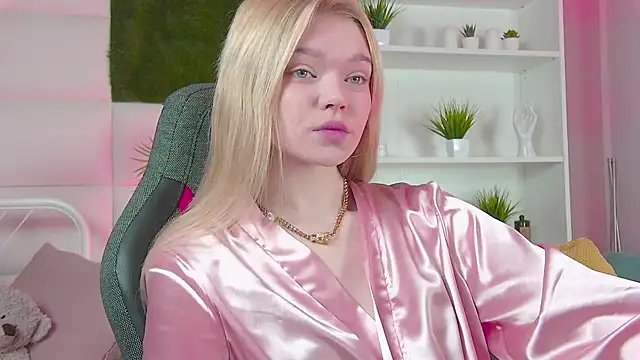 Snapshot of AdeleCartier chatting on March 9, 2025, 3:54 am AdeleCartier online show from March 9, 2025, 3:54 am