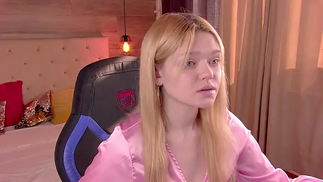 Snapshot of AdeleCartier chatting on February 24, 2025, 7:33 am AdeleCartier online show from February 24, 2025, 7:33 am