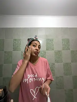 Snapshot of BonyBon29 chatting on March 19, 2025, 4:57 am BonyBon29 online show from March 19, 2025, 4:57 am