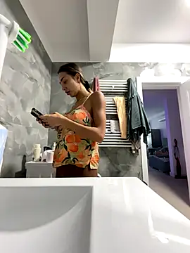 Snapshot of BonyBon29 chatting on November 20, 2025, 6:47 am BonyBon29 online show from November 20, 2025, 6:47 am