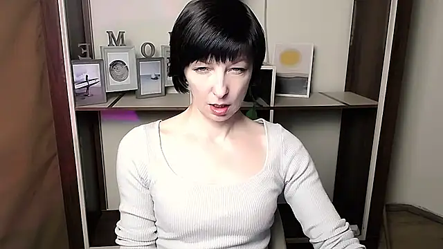  AngeliaFlow  online show from March 5, 2026, 8:44 am