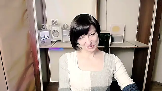  AngeliaFlow  online show from February 6, 2026, 9:05 am