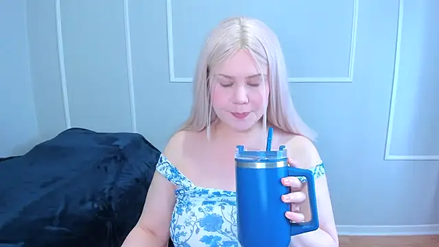 Snapshot of _leana_ chatting on October 4, 2025, 3:46 pm  leana  online show from October 4, 2025, 3:46 pm