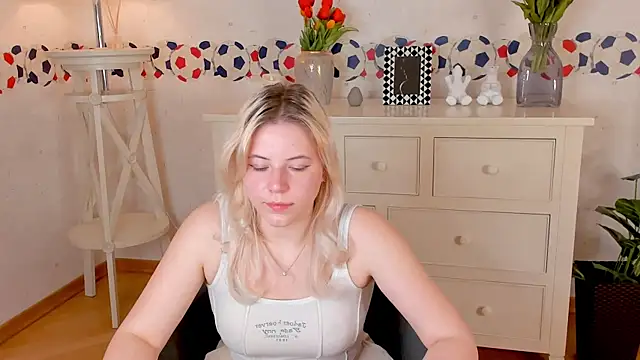 Snapshot of MarianAytes chatting on February 13, 2025, 7:42 pm MarianAytes online show from February 13, 2025, 7:42 pm