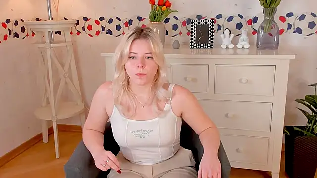 Snapshot of MarianAytes chatting on February 13, 2025, 1:37 pm MarianAytes online show from February 13, 2025, 1:37 pm