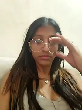 Snapshot of kissmebishh chatting on February 16, 2025, 10:21 am kissmebishh online show from February 16, 2025, 10:21 am