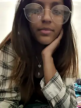 Snapshot of kissmebishh chatting on February 5, 2025, 8:04 pm kissmebishh online show from February 5, 2025, 8:04 pm