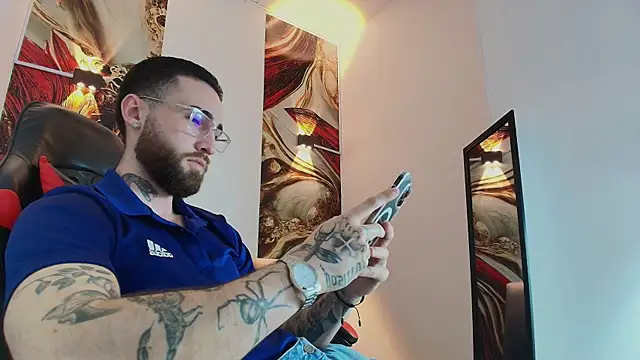 Luke davis01 online show from November 7, 2025, 1:15 pm