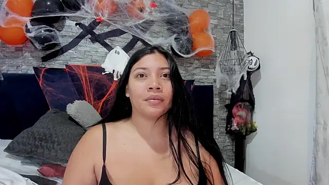 Sophia Brunett online show from October 26, 2025, 11:32 am