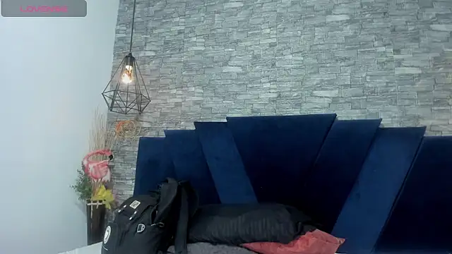 Sophia Brunett online show from November 15, 2025, 12:31 pm