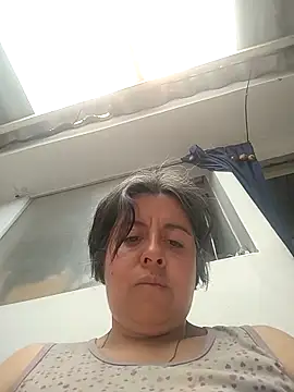 Saori Sann  online show from April 2, 2026, 5:08 pm