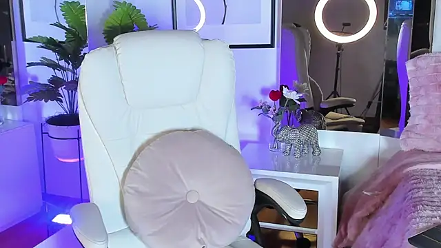 Cloee Rainbow1 online show from April 23, 2026, 12:00 pm