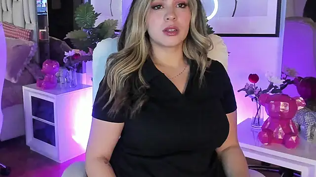 Snapshot of Cloee_Rainbow1 chatting on February 18, 2026, 11:50 am Cloee Rainbow1 online show from February 18, 2026, 11:50 am