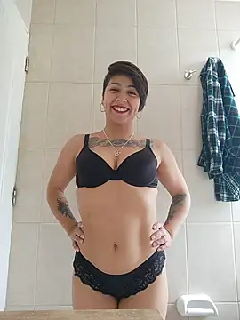 MaiPandora online show from November 17, 2025, 5:28 pm