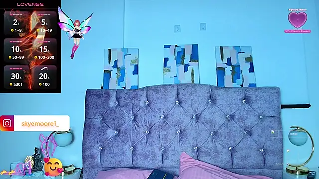 Skye Moore online show from October 2, 2025, 6:44 pm