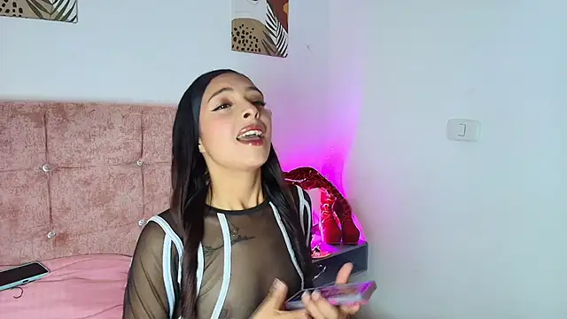 Snapshot of Skye_Moore chatting on January 13, 2026, 2:43 pm Skye Moore online show from January 13, 2026, 2:43 pm