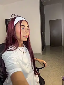 Snapshot of Mirandaa_Rogers chatting on March 7, 2026, 7:08 pm Mirandaa Rogers online show from March 7, 2026, 7:08 pm