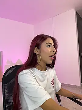 Snapshot of Mirandaa_Rogers chatting on March 23, 2026, 7:03 pm Mirandaa Rogers online show from March 23, 2026, 7:03 pm