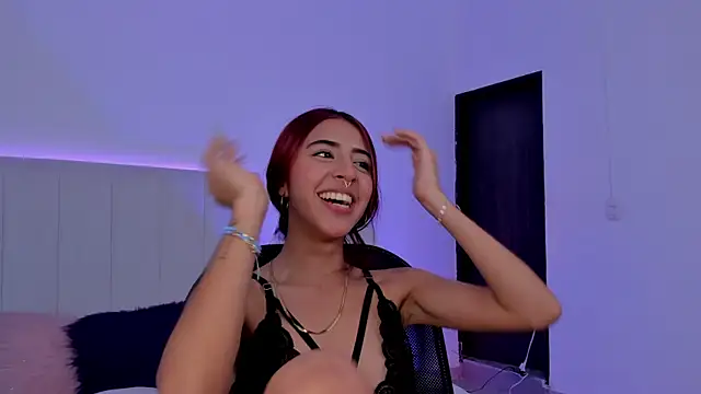 Snapshot of Mirandaa_Rogers chatting on March 30, 2026, 7:04 pm Mirandaa Rogers online show from March 30, 2026, 7:04 pm