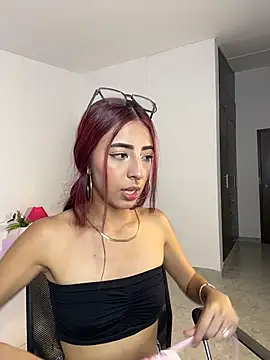 Snapshot of Mirandaa_Rogers chatting on March 6, 2026, 7:09 pm Mirandaa Rogers online show from March 6, 2026, 7:09 pm