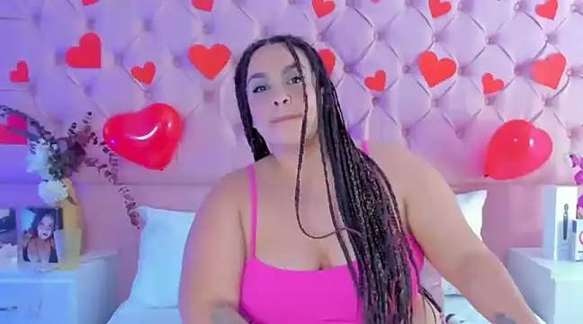 Snapshot of KourtneyEvans chatting on February 19, 2025, 11:25 pm KourtneyEvans online show from February 19, 2025, 11:25 pm