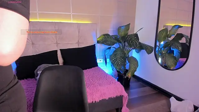  michonne  online show from October 15, 2025, 8:39 pm