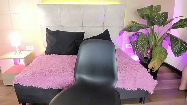  michonne  online show from November 8, 2025, 9:18 pm