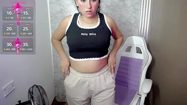 Snapshot of hello_kityy25 chatting on February 18, 2026, 2:42 am hello kityy25 online show from February 18, 2026, 2:42 am
