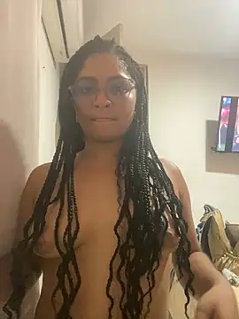 Snapshot of Tana_latin chatting on March 6, 2025, 10:26 pm Tana latin online show from March 6, 2025, 10:26 pm