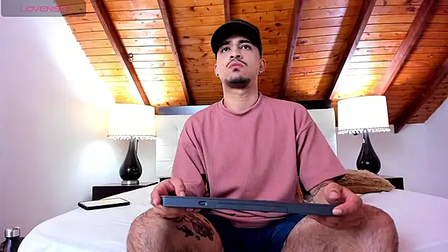 Snapshot of Sebastian_Berne chatting on September 12, 2025, 7:35 pm Sebastian Berne online show from September 12, 2025, 7:35 pm