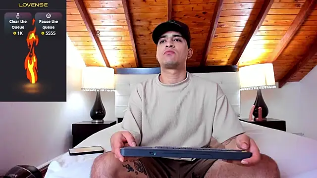 Snapshot of Sebastian_Berne chatting on October 9, 2025, 7:14 pm Sebastian Berne online show from October 9, 2025, 7:14 pm