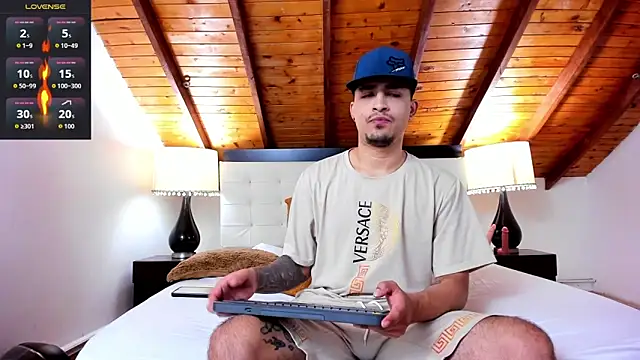 Snapshot of Sebastian_Berne chatting on October 20, 2025, 7:25 pm Sebastian Berne online show from October 20, 2025, 7:25 pm