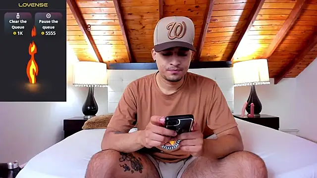 Snapshot of Sebastian_Berne chatting on October 12, 2025, 7:37 pm Sebastian Berne online show from October 12, 2025, 7:37 pm