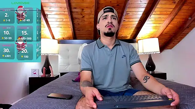 Snapshot of Sebastian_Berne chatting on December 14, 2025, 6:35 pm Sebastian Berne online show from December 14, 2025, 6:35 pm