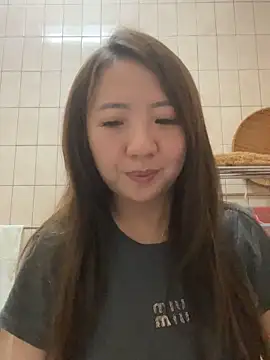 Snapshot of Hannababy_ chatting on October 3, 2025, 5:36 pm Hannababy online show from October 3, 2025, 5:36 pm