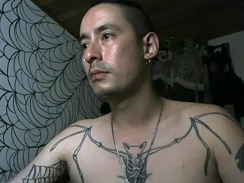 Snapshot of vampireathome chatting on May 8, 2026, 6:39 am vampireathome online show from May 8, 2026, 6:39 am