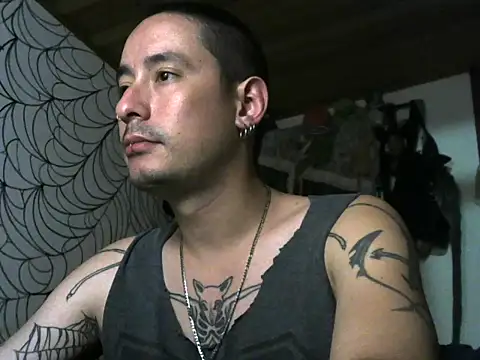 Snapshot of vampireathome chatting on May 17, 2026, 3:17 am vampireathome online show from May 17, 2026, 3:17 am