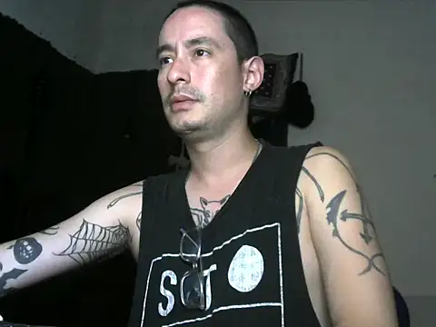 vampireathome online show from September 18, 2025, 2:58 am