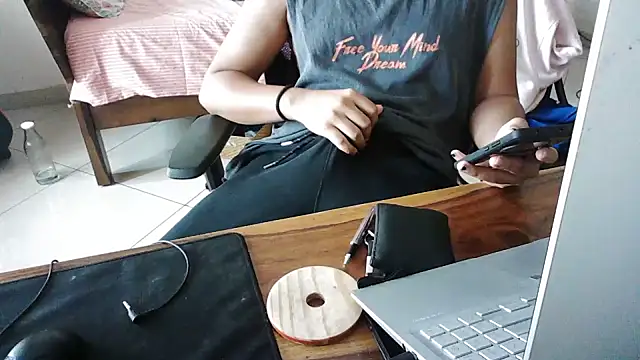 Snapshot of optimalperformance7093 chatting on February 5, 2025, 7:18 am optimalperformance7093 online show from February 5, 2025, 7:18 am