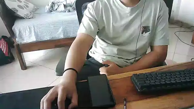 Snapshot of optimalperformance7093 chatting on March 3, 2025, 7:13 am optimalperformance7093 online show from March 3, 2025, 7:13 am