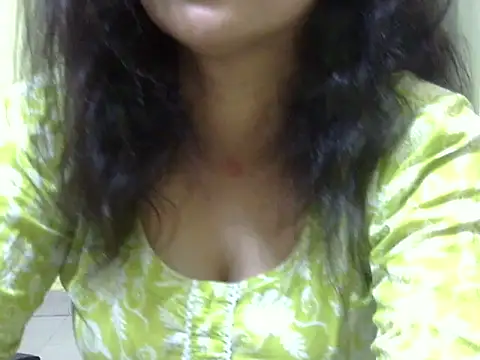 Snapshot of Your_cutiepie_ chatting on October 18, 2025, 6:32 pm Your cutiepie online show from October 18, 2025, 6:32 pm