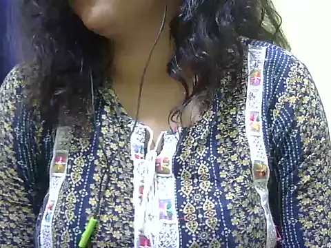 Snapshot of Your_cutiepie_ chatting on December 1, 2025, 5:36 pm Your cutiepie online show from December 1, 2025, 5:36 pm