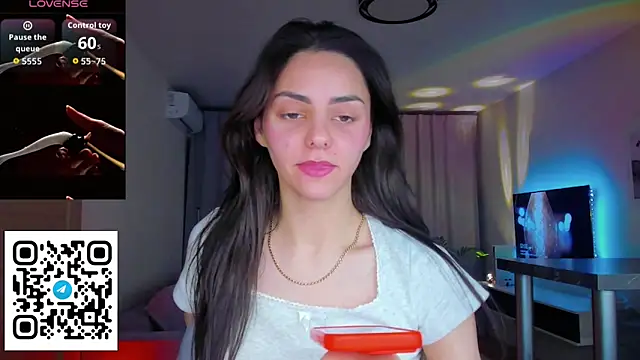 Snapshot of EmiliaZen chatting on April 19, 2026, 5:03 pm EmiliaZen online show from April 19, 2026, 5:03 pm