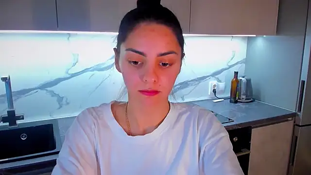 Snapshot of EmiliaZen chatting on May 11, 2026, 11:02 pm EmiliaZen online show from May 11, 2026, 11:02 pm