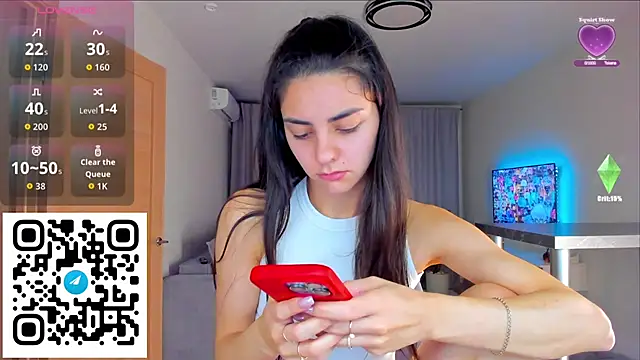 EmiliaZen online show from November 10, 2025, 2:55 pm