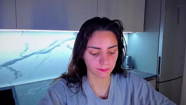 EmiliaZen online show from June 17, 2026, 8:08 pm