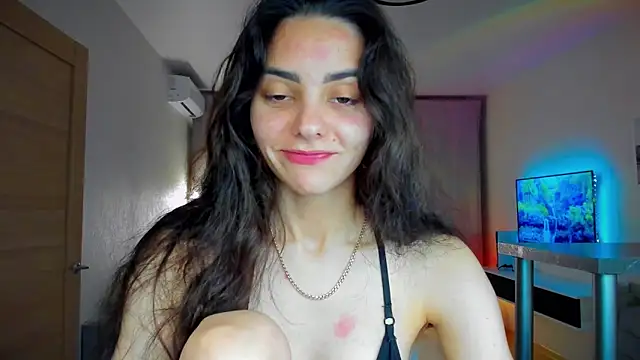 Snapshot of EmiliaZen chatting on May 22, 2026, 7:45 pm EmiliaZen online show from May 22, 2026, 7:45 pm