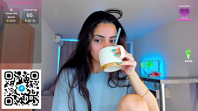 EmiliaZen online show from October 13, 2025, 1:23 pm